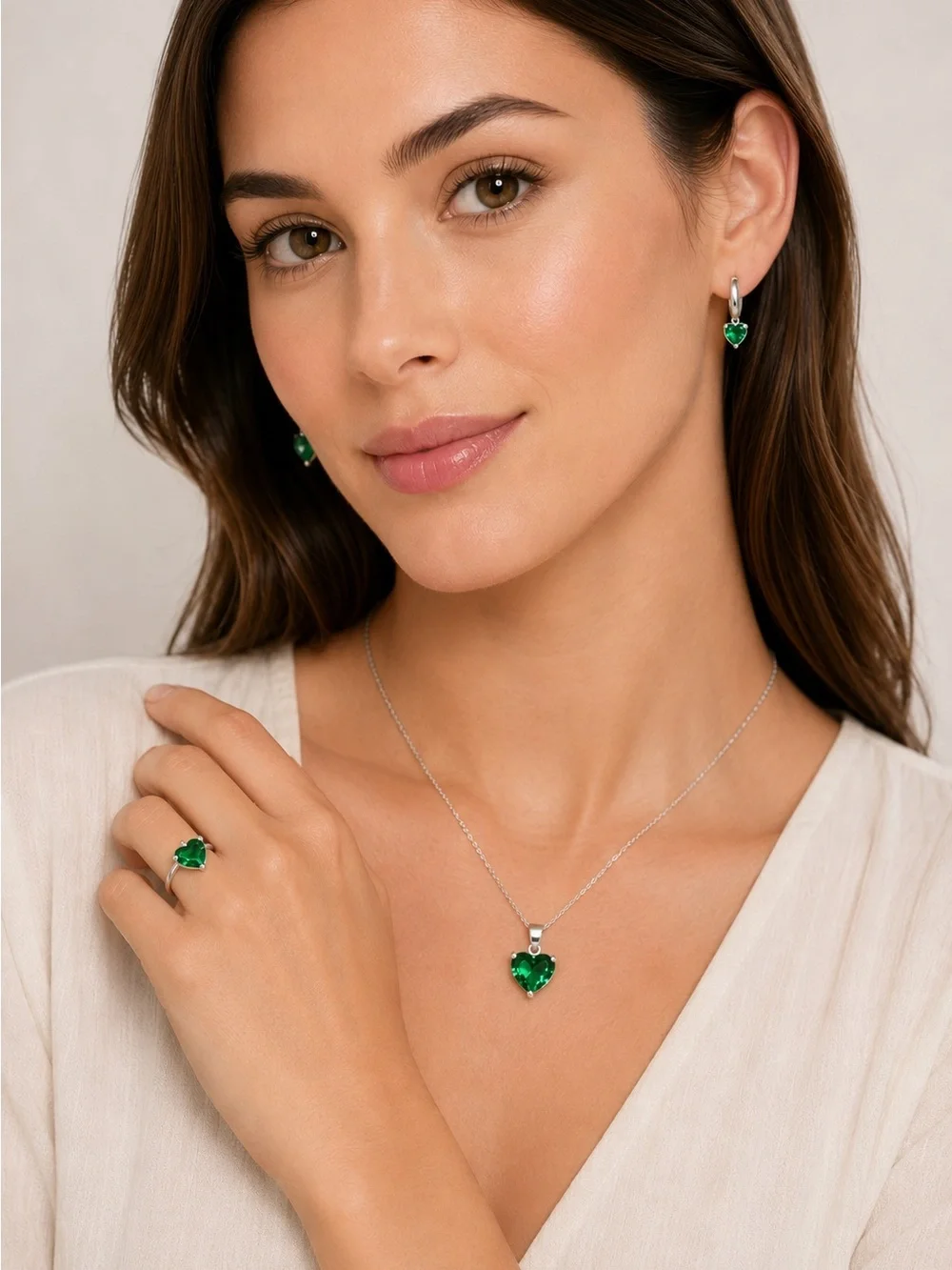 Emerald Green Heart Jewelry Set in 925 Sterling Silver